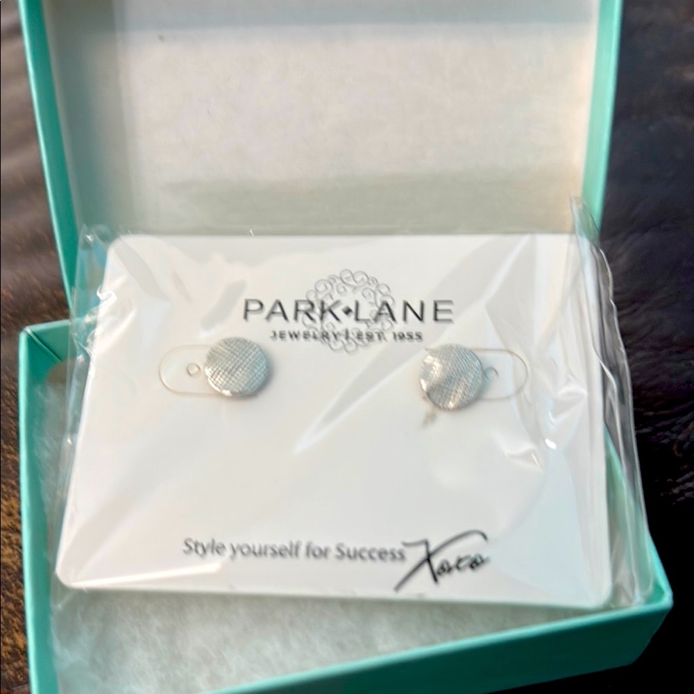 Brand new Park Lane Textured “Dottie” earrings